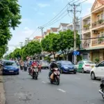Thực Tế Giao Thông Đường Đào Sư Tích Phước Kiển: Có Hay Bị Kẹt Xe & Ngập Nước? | Văn Lực Land Ảnh bài viết Thực Tế Giao Thông Đường Đào Sư Tích Phước Kiển: Có Hay Bị Kẹt Xe & Ngập Nước? - Văn Lực Land